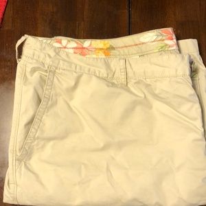 Tommy Bahama men’s khaki shorts